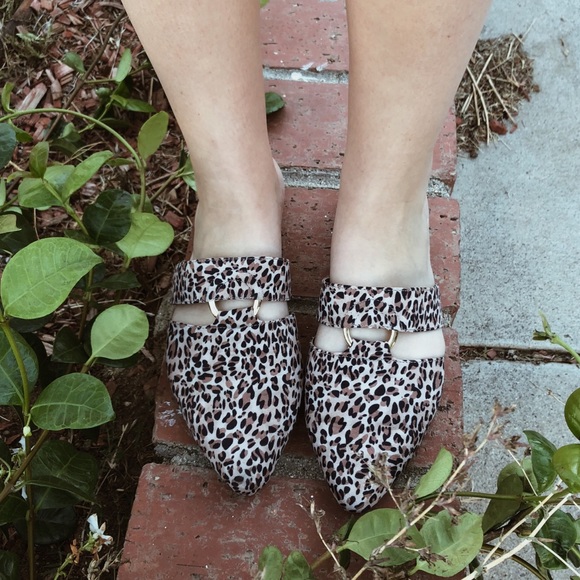 Cheetah Print Fall Ring Accented Slide Loafers - Picture 2 of 8